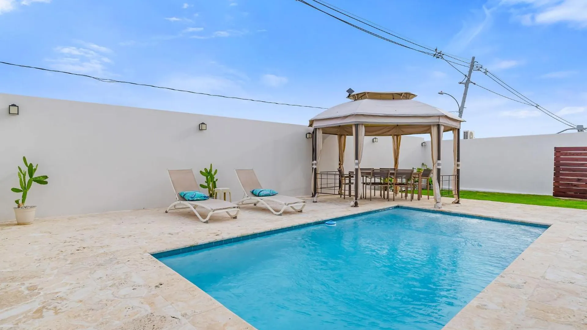 Casa Larimar With Pool And Solar System Near Beach Фахардо 0*,  Пуэрто-Рико